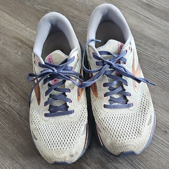 Brooks Women's Sneakers - Light Blue, Purple, And Pink. - Picture 3 of 6